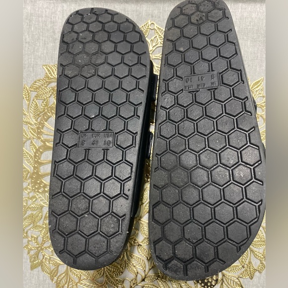 🔥🔥🔥MIA Black Open Toed Arch Support Waterproof Buckled Sandals - Picture 4 of 6